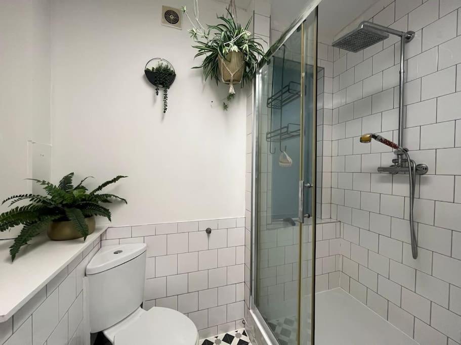 Modern Studio In Barbican Ec1 - Blue - F4 London Bagian luar foto