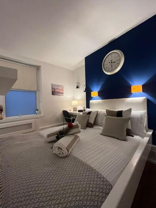 Modern Studio In Barbican Ec1 - Blue - F4 London Bagian luar foto